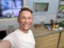 Nervige Moderatoren bei QVC – Warum sie so polarisieren nervige moderatoren bei qvc